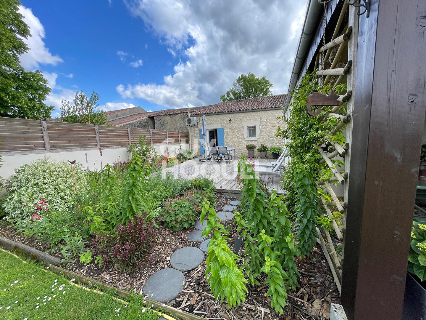 Le charme de la pierre, le confort du moderne