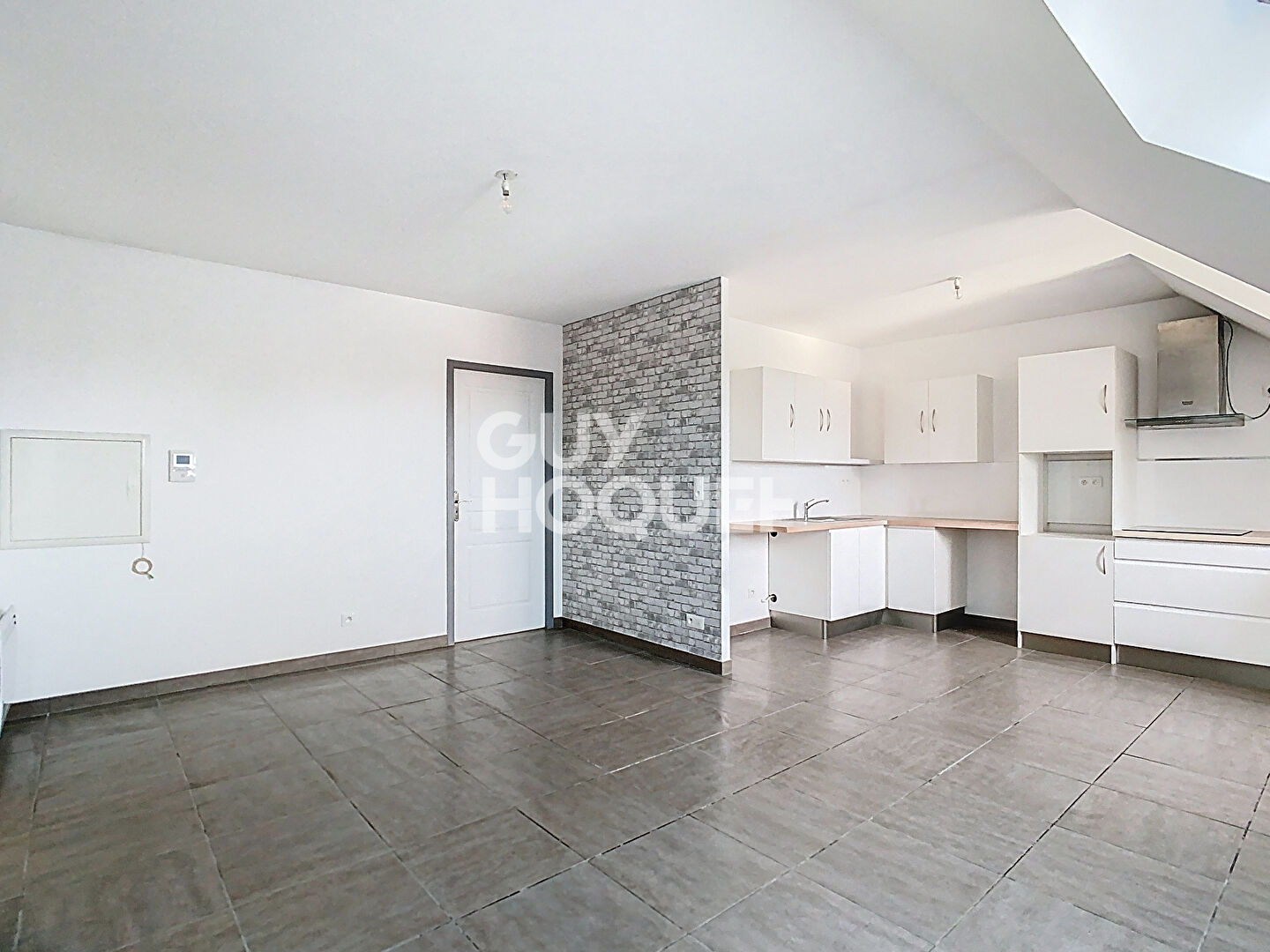 Location : appartement 2 pièces à LEVIGNEN