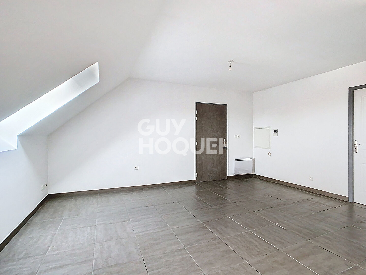 Location : appartement 2 pièces à LEVIGNEN