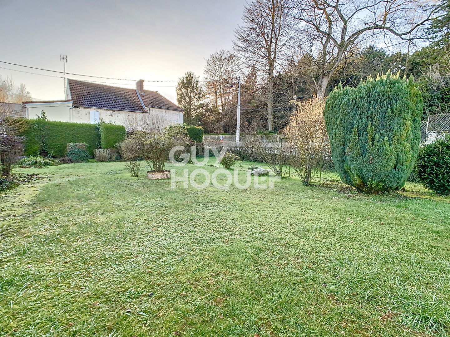 En vente : Terrain à bâtir de 525 m² à DUVY