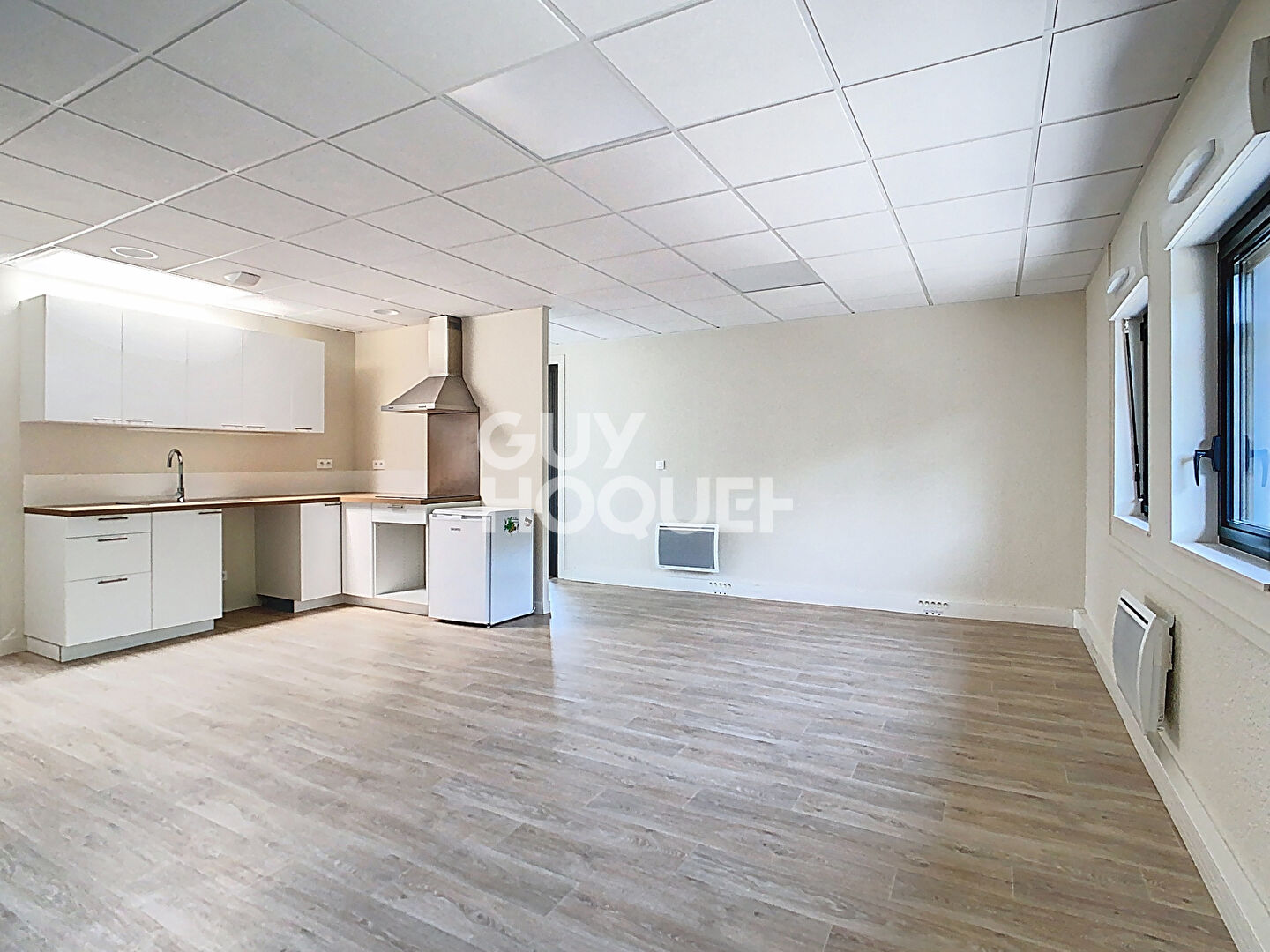 Bureaux 127 m² CREPY EN VALOIS - ZONE INDUSTRIELLE