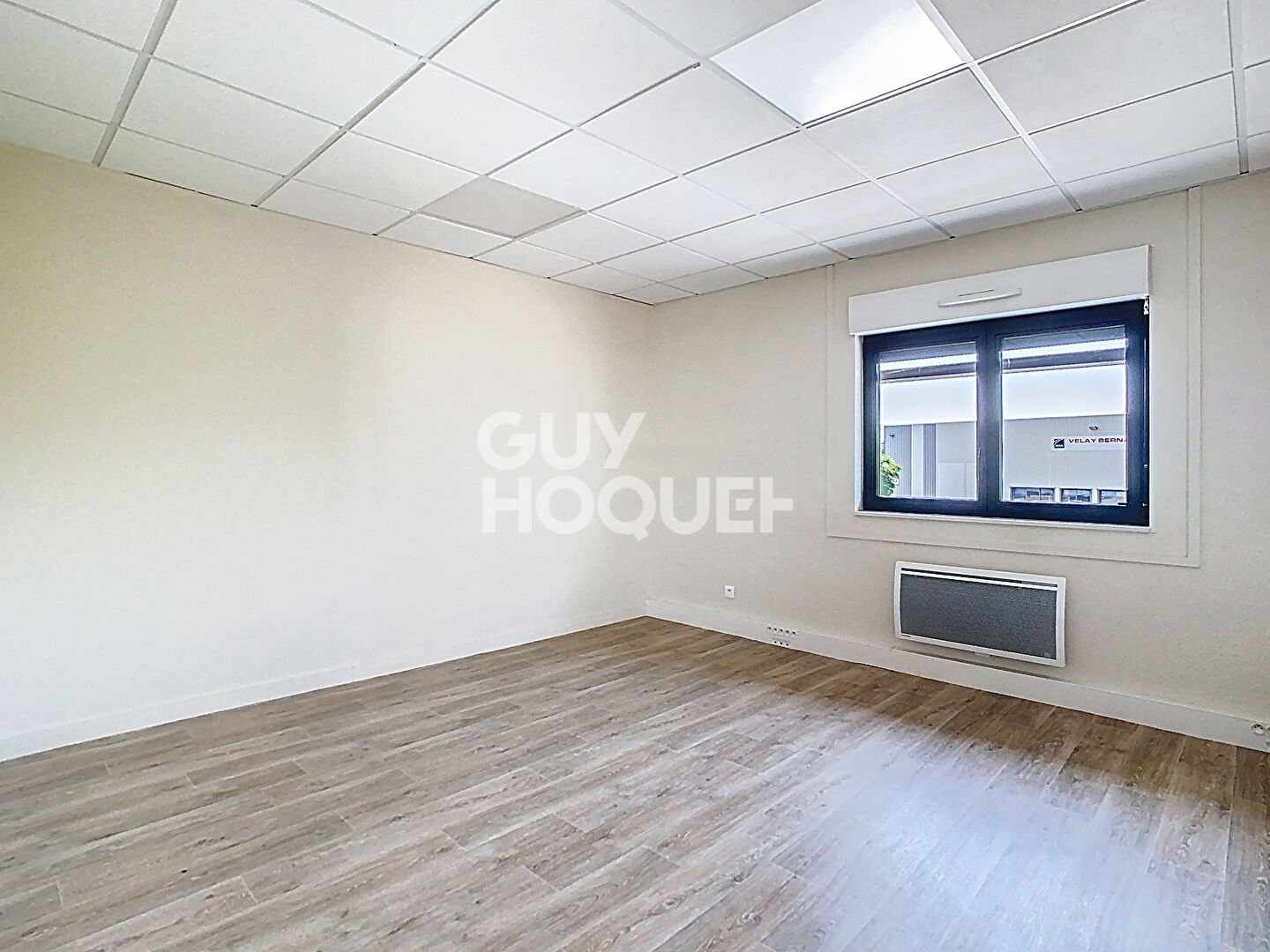 Bureaux 127 m² CREPY EN VALOIS - ZONE INDUSTRIELLE