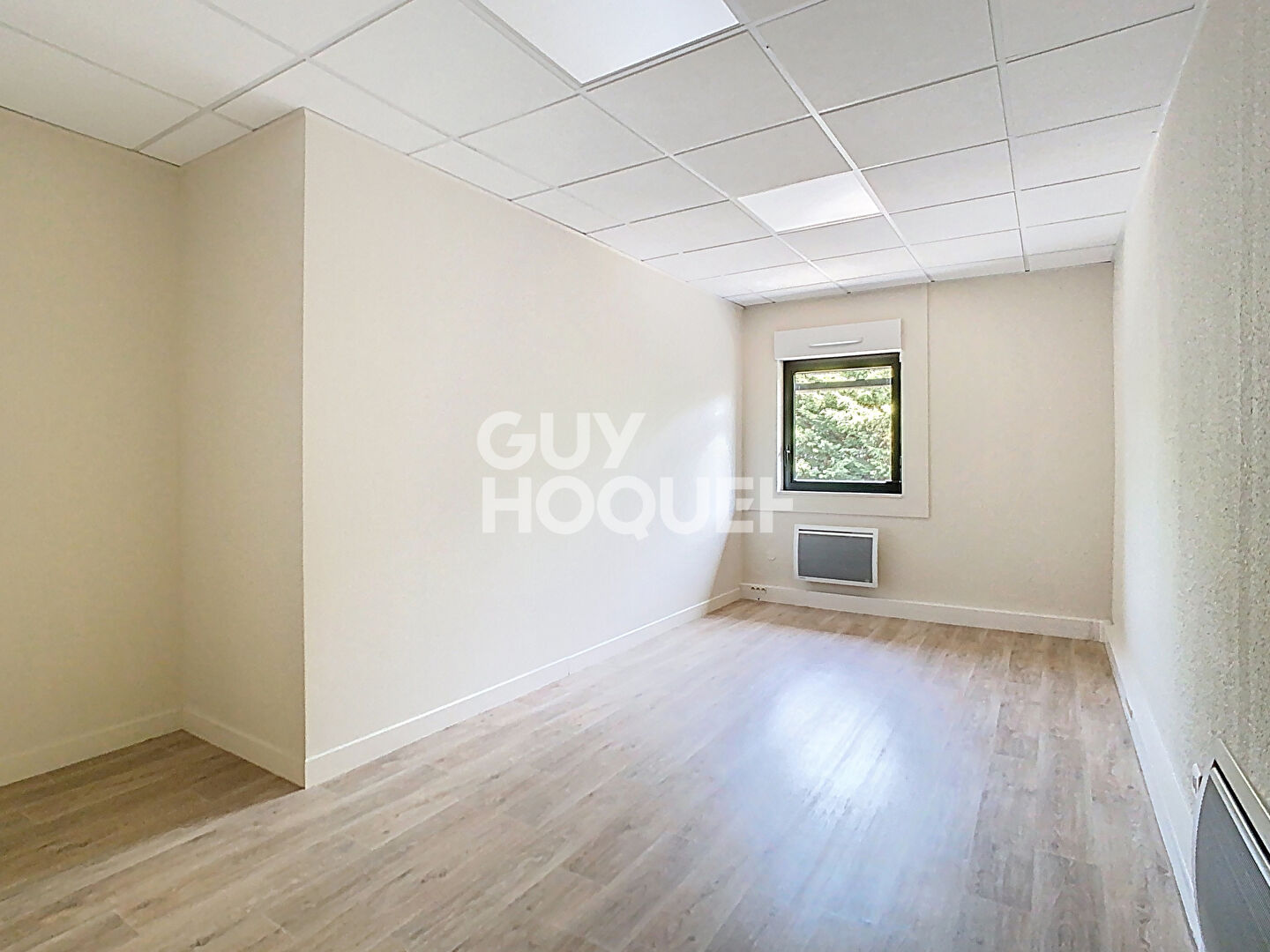 Bureaux 127 m² CREPY EN VALOIS - ZONE INDUSTRIELLE