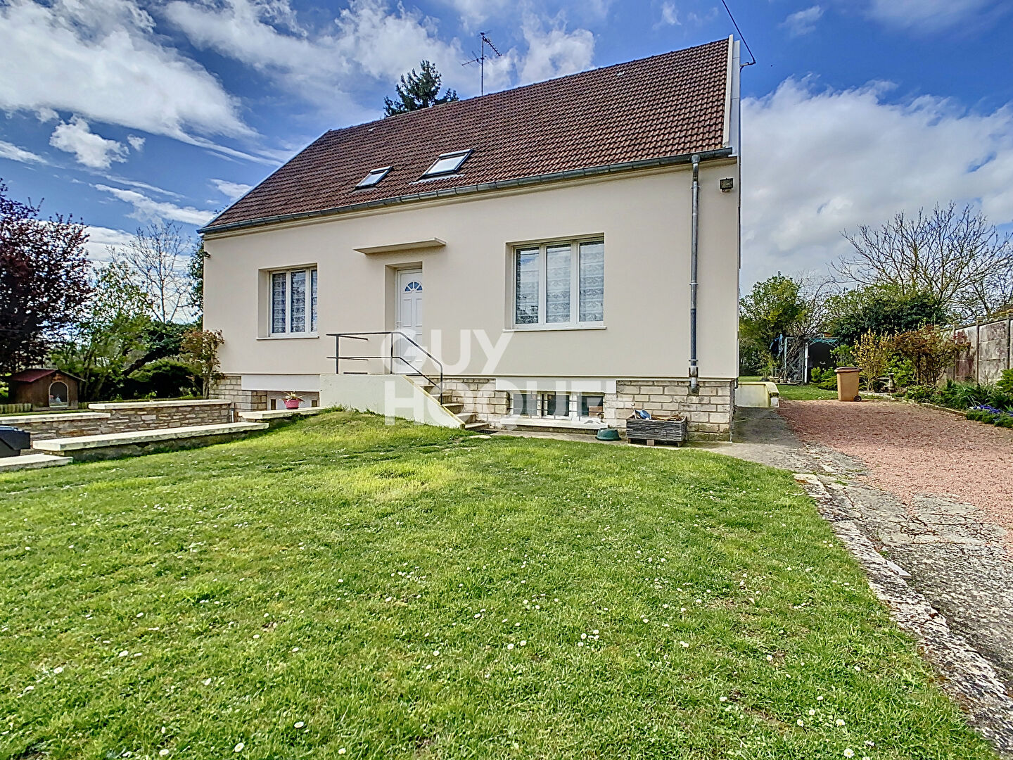 LOCATION : maison T5 (128 m²) à AUGER SAINT VINCENT