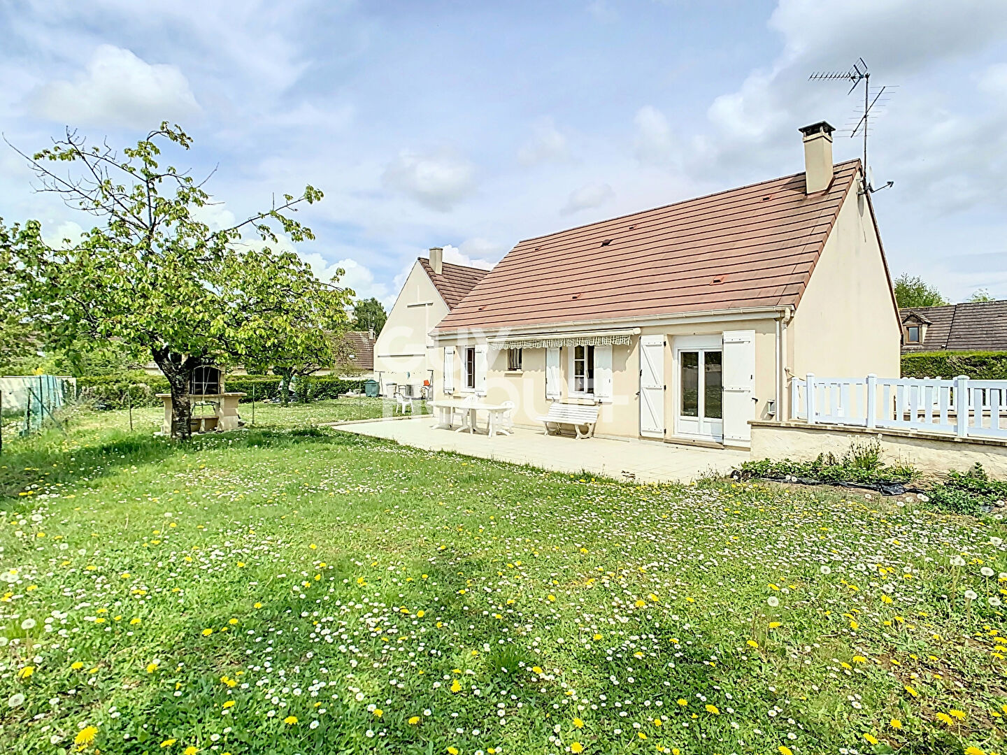 Maison à vendre à Crépy-en-Valois - 5 pièces, 4 chambres