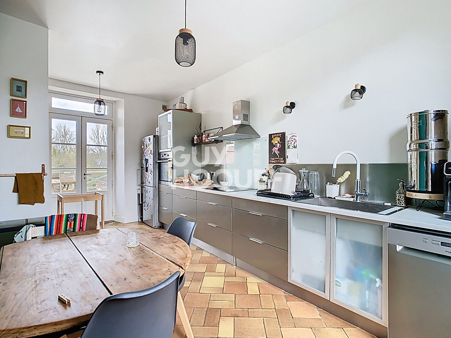 LOCATION d'un appartement F5 (110 m²) à PIERREFONDS