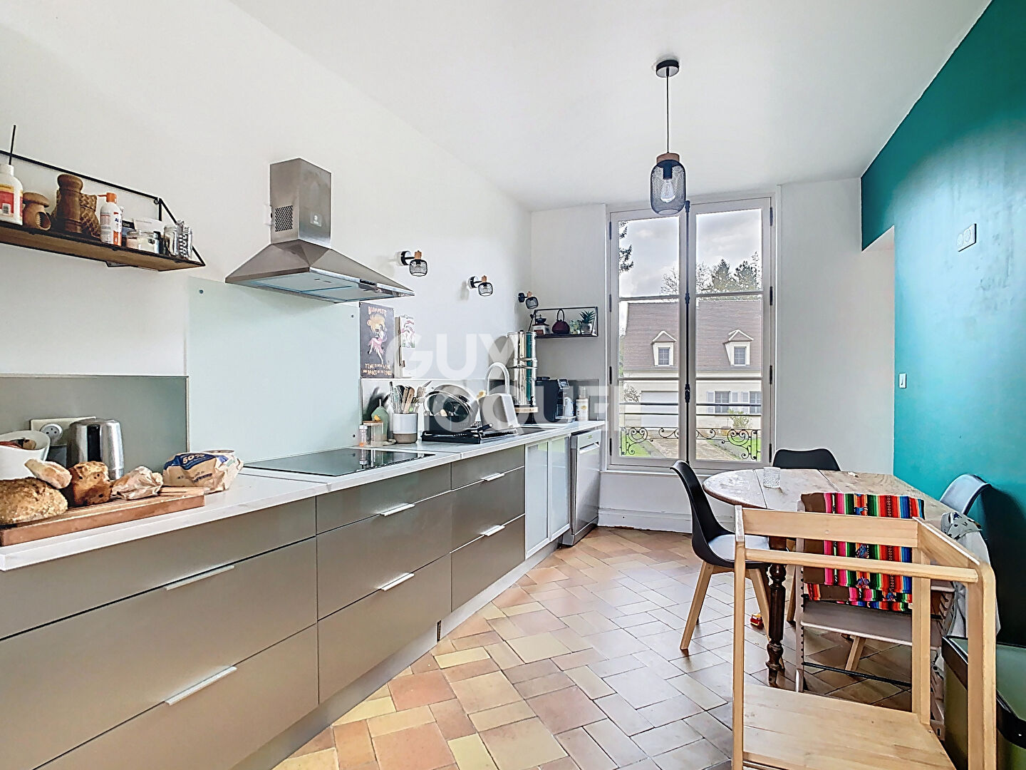 LOCATION d'un appartement F5 (110 m²) à PIERREFONDS