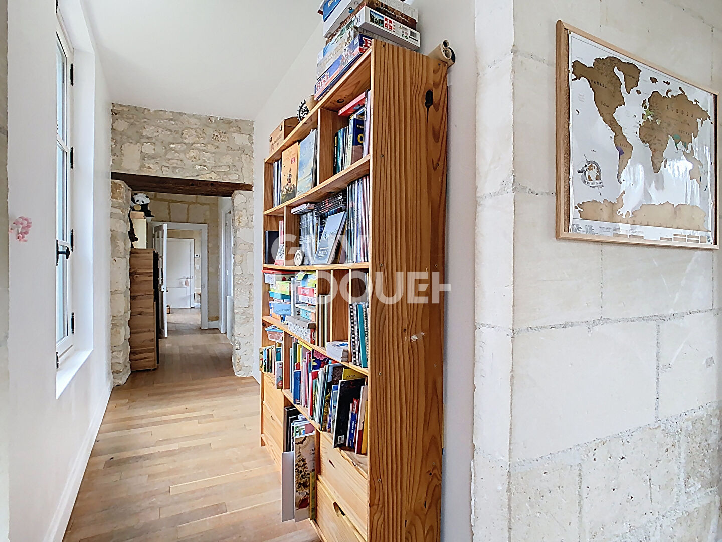 LOCATION d'un appartement F5 (110 m²) à PIERREFONDS