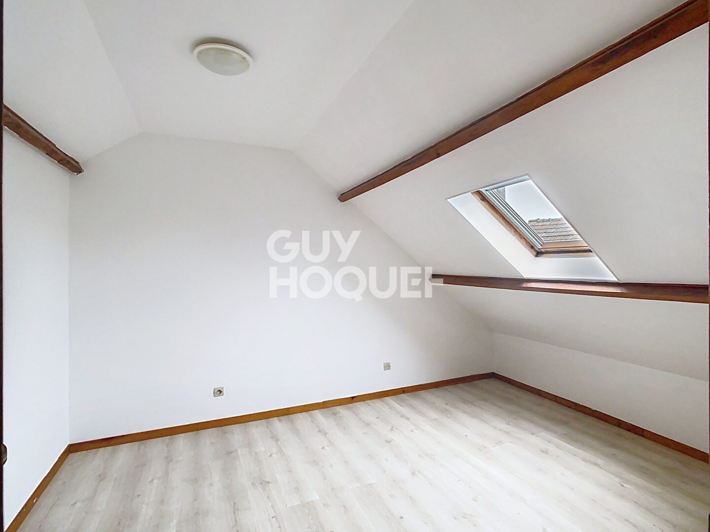 À vendre : Appartement 3 pièces à RUSSY BEMONT avec JARDIN