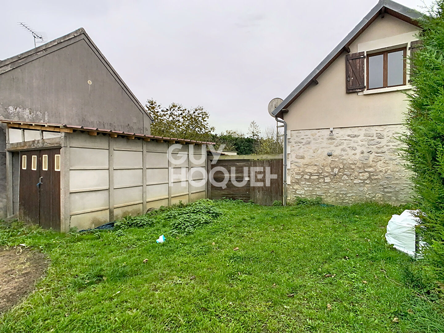 À vendre : Appartement 3 pièces à RUSSY BEMONT avec JARDIN