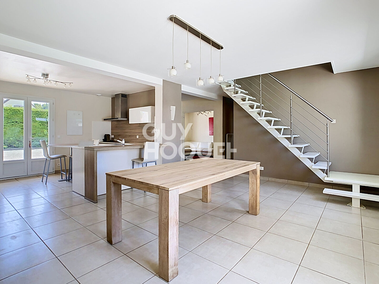 Maison familliale avec piscine, 5 chambres, terrain de 1031 m² à Fresnoy-le-Luat — photo 3