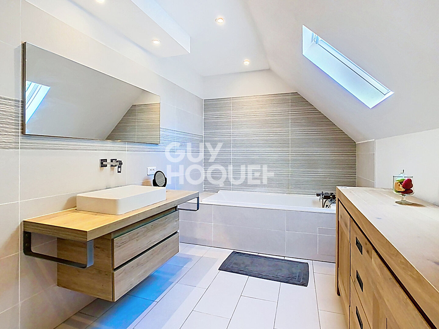 Maison vivable de plain-pied, 5 chambres, piscine à Fresnoy-le-Luat