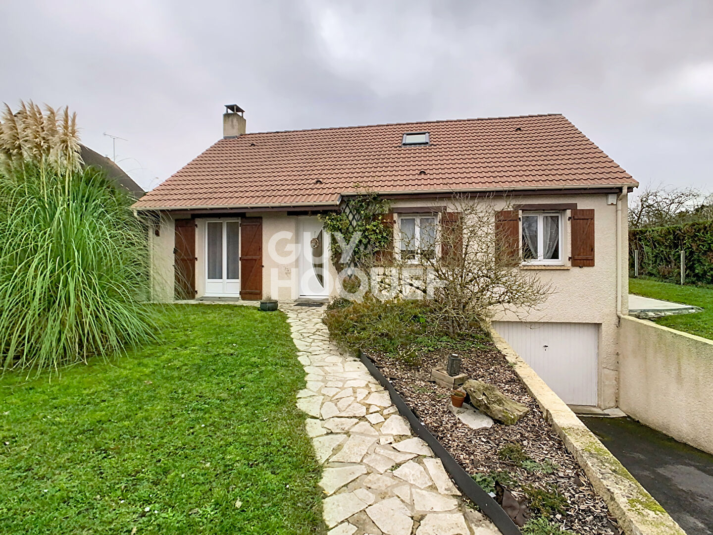 Pavillon 4 chambres, vivable de plain pied , sous sol total à CREPY EN VALOIS