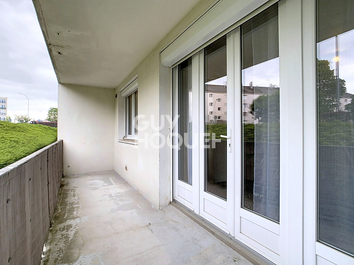 Appartement T1 meublé de 31.13 m², loggia, parking et cave, à louer à Crépy-en-Valois.