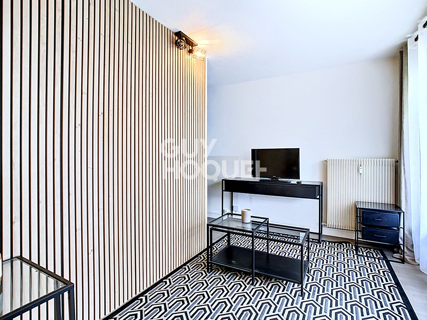 Appartement T1 meublé de 31.13 m², loggia, parking et cave, à louer à Crépy-en-Valois.