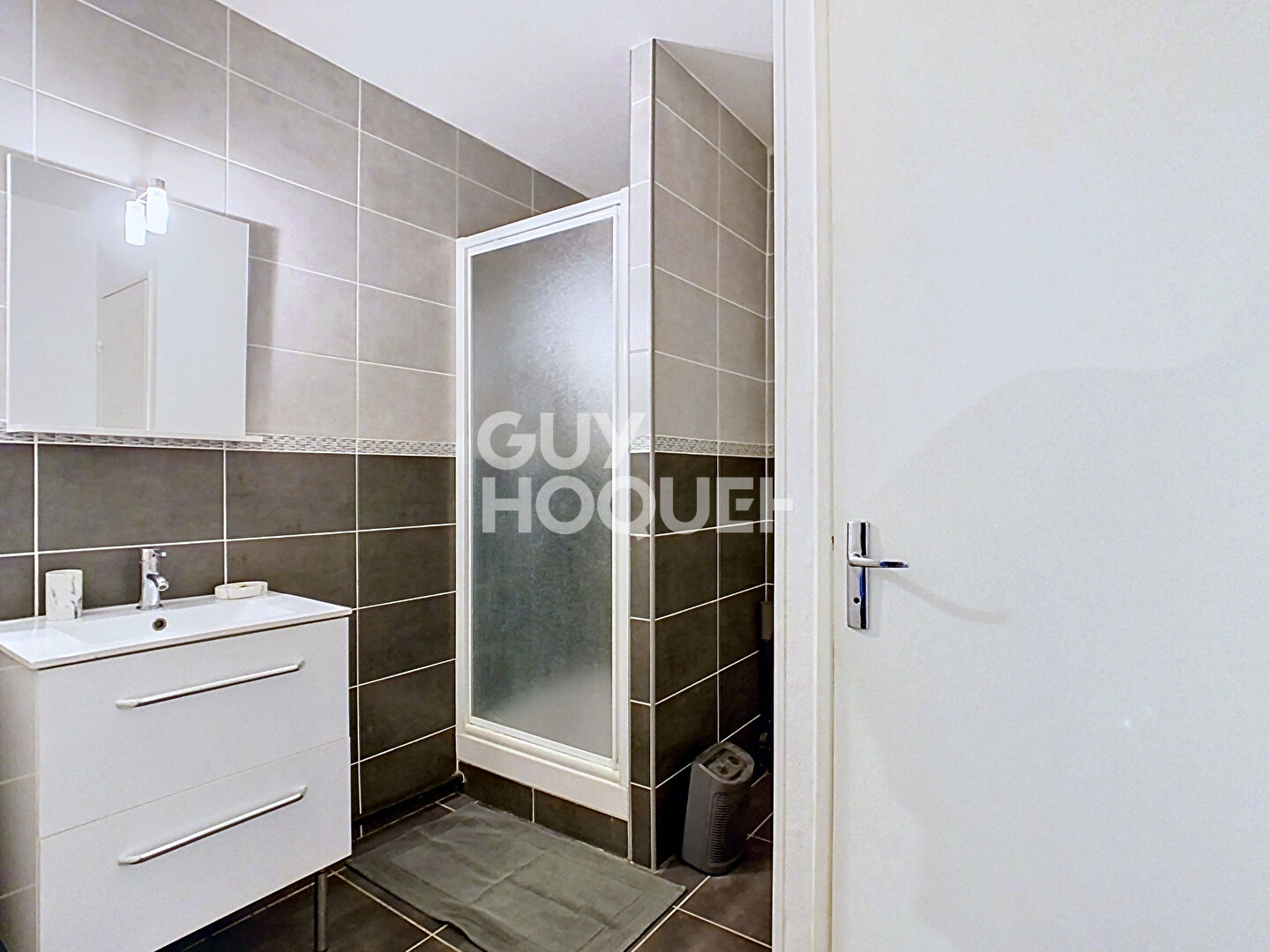 Appartement T1 meublé de 31.13 m², loggia, parking et cave, à louer à Crépy-en-Valois.
