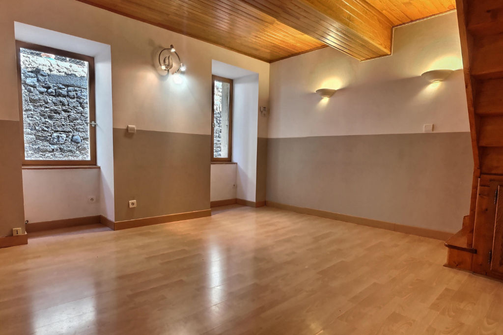 Maison de village 3 pièces de 51 m² à louer à Grane (26400).