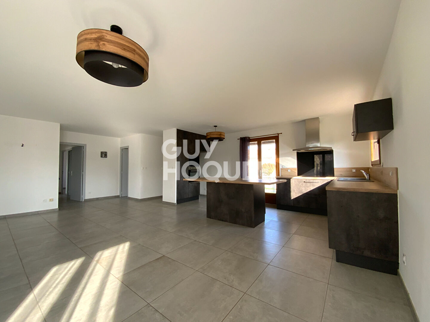 A LOUER, Maison 4 pièces à ÉTOILE-SUR-RHONE (26800)