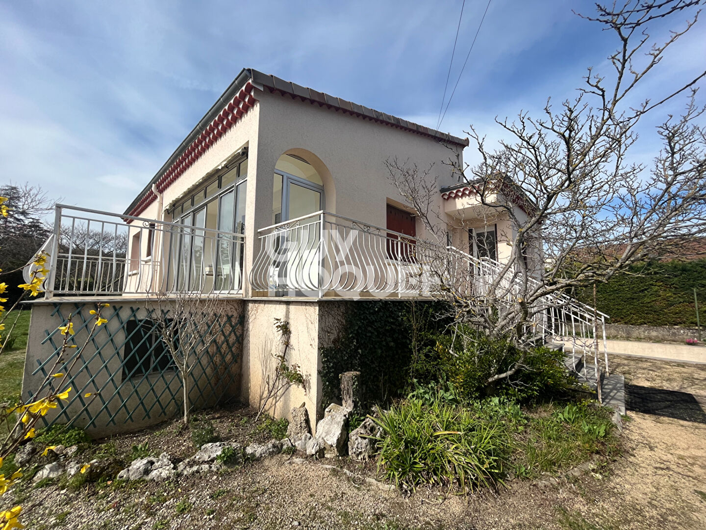 A LOUER - Maison de type 5 à AOUSTE-SUR-SYE (26400)