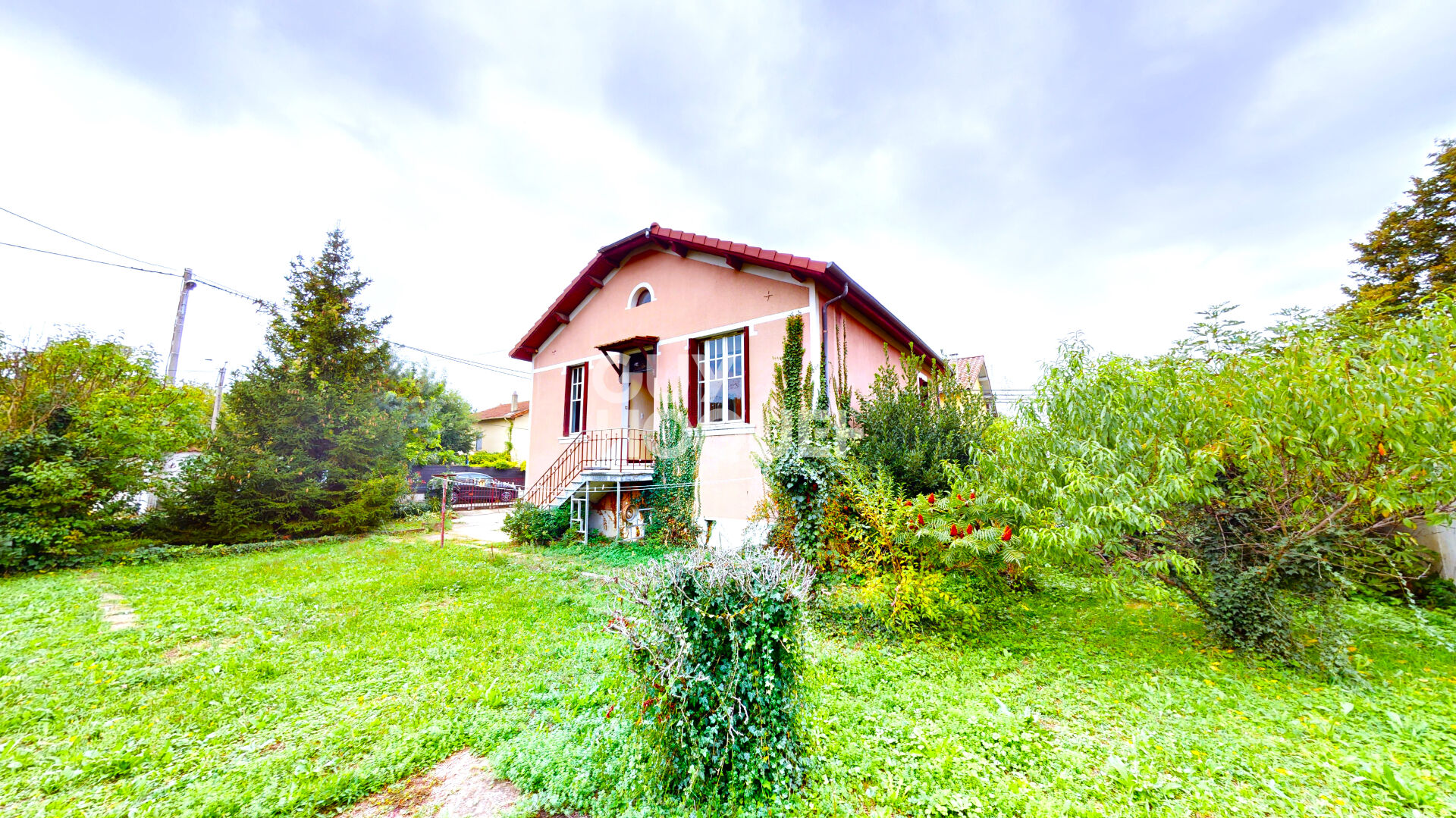 A VENDRE : Charmante maison des années 30 à rénover à CREST 26400