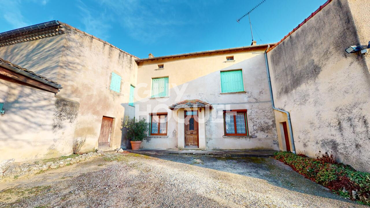 A VENDRE - Propriété avec dépendances à UPIE (26120)