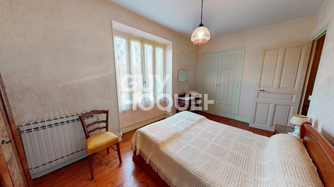 A VENDRE - Propriété avec dépendances à UPIE (26120)