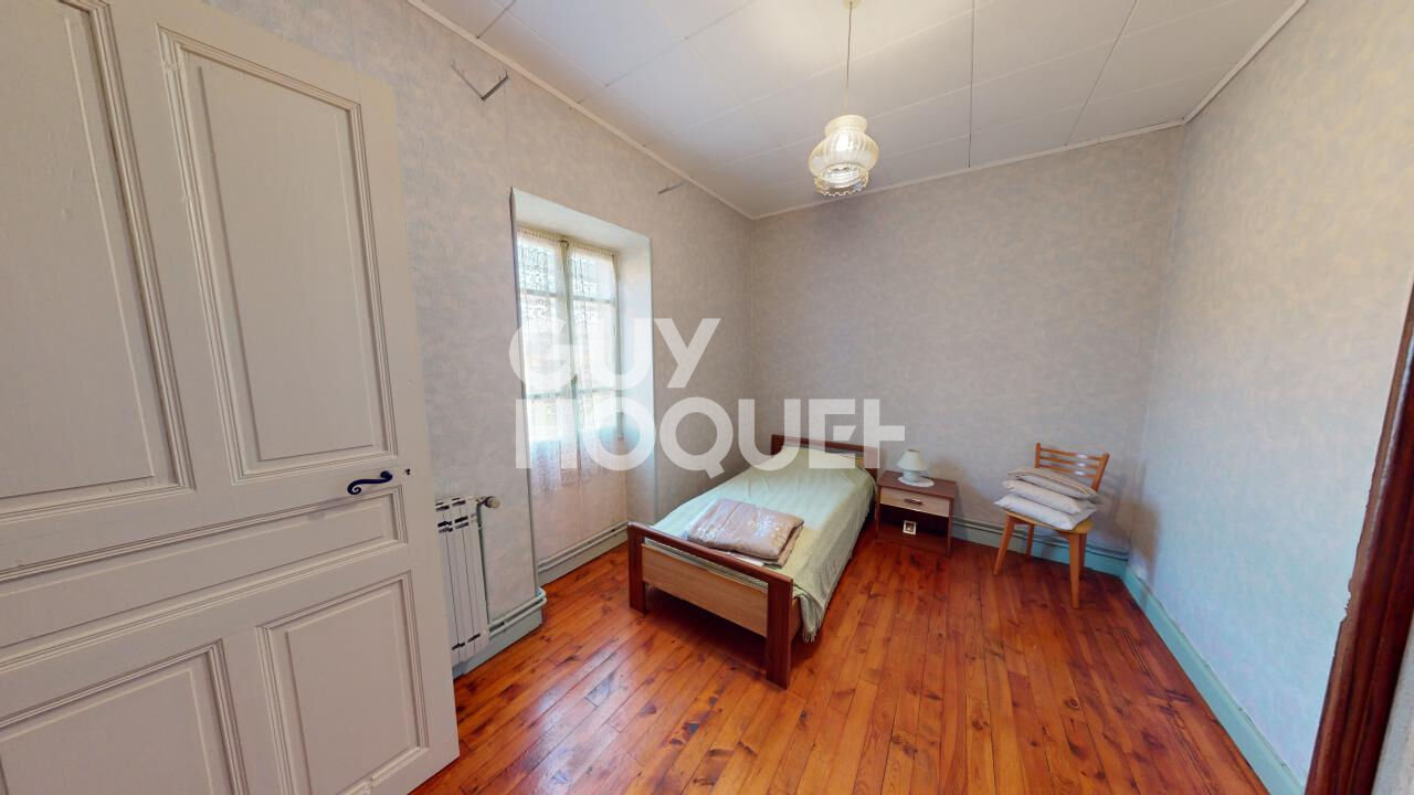 A VENDRE - Propriété avec dépendances à UPIE (26120)