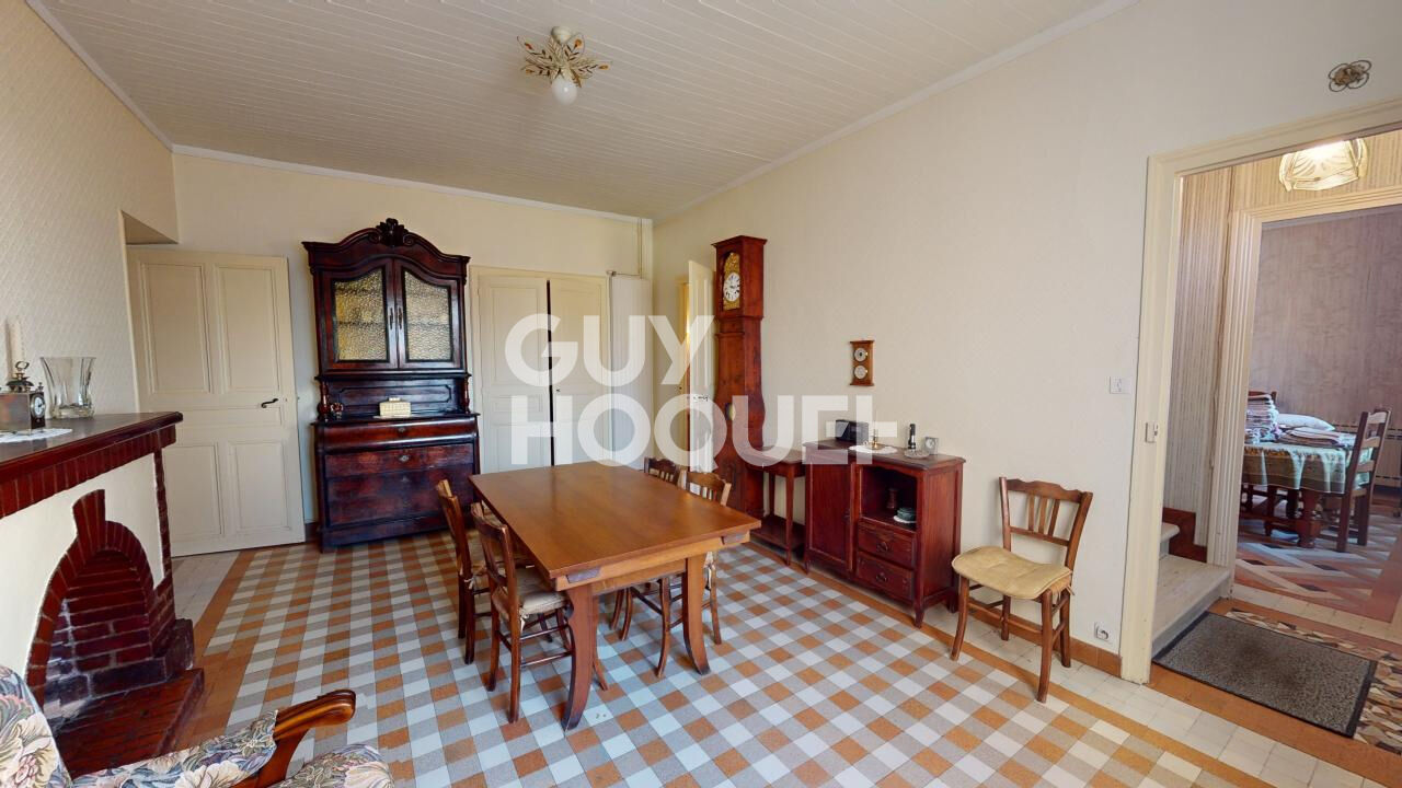 A VENDRE - Propriété avec dépendances à UPIE (26120)