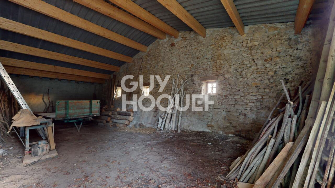 A VENDRE - Propriété avec dépendances à UPIE (26120)