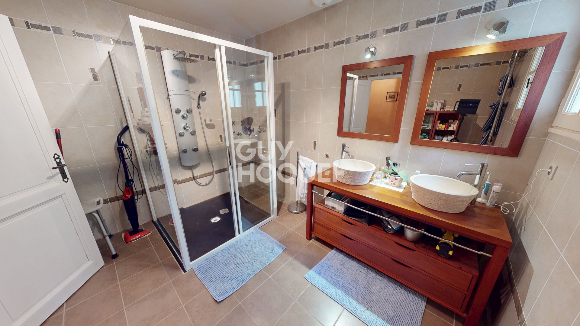 A VENDRE - Propriété 4 chambres de 160 m² avec piscine  - AOUSTE SUR SYE  26400