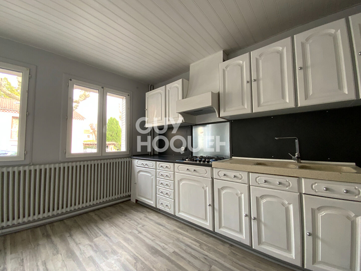 Maison de 6 pièces en location à CREST (26400).