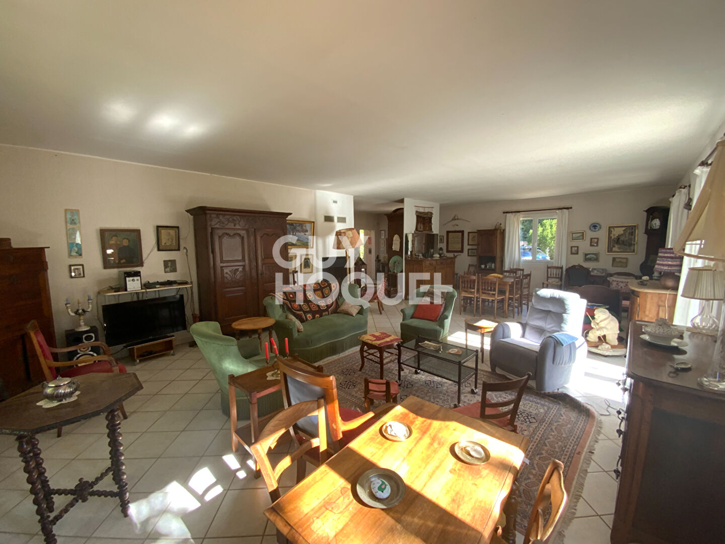 À vendre ! Propriété de 217 m²  AOUSTE / SYE