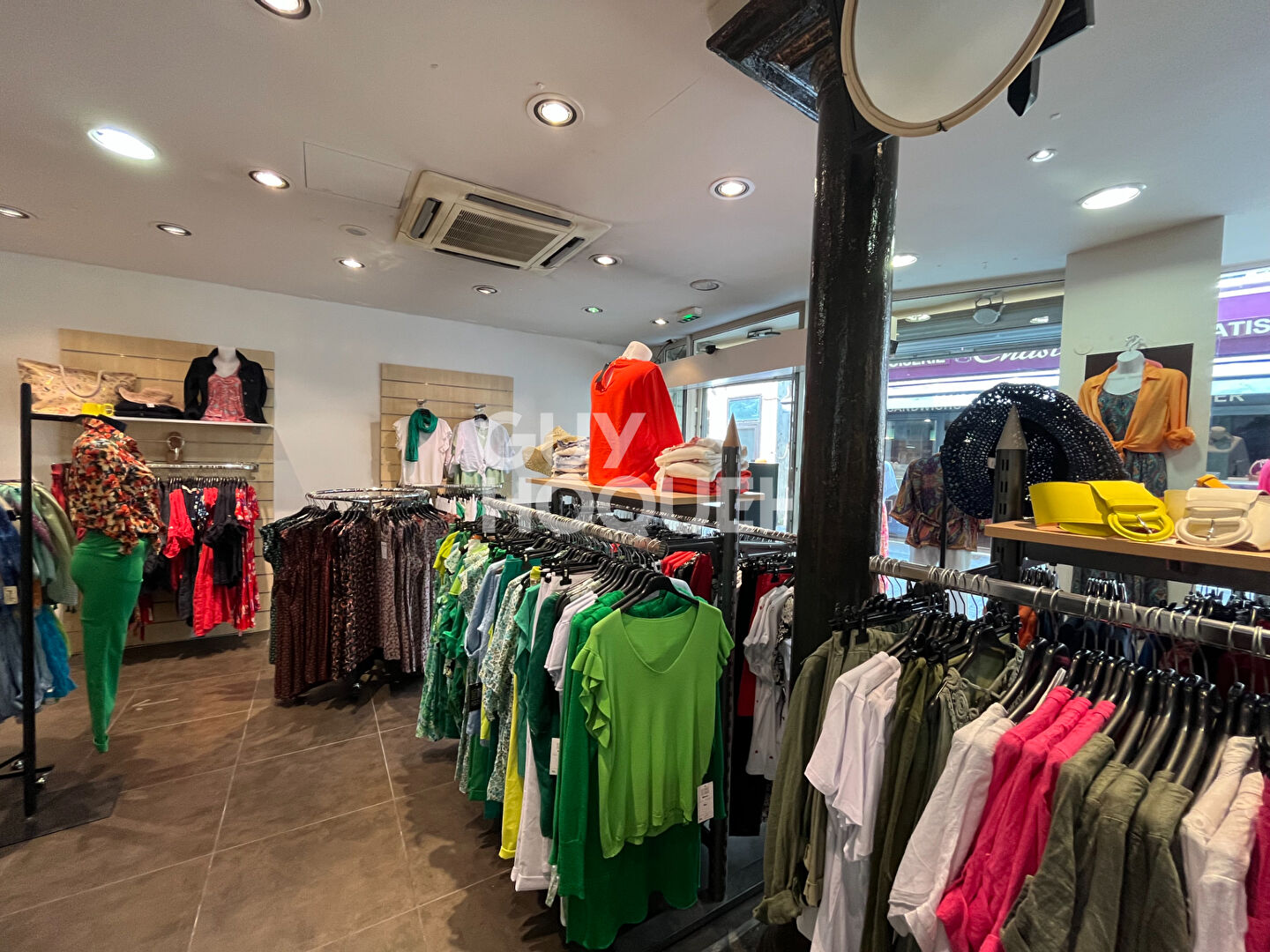 Local commercial à louer à CREST (26400)