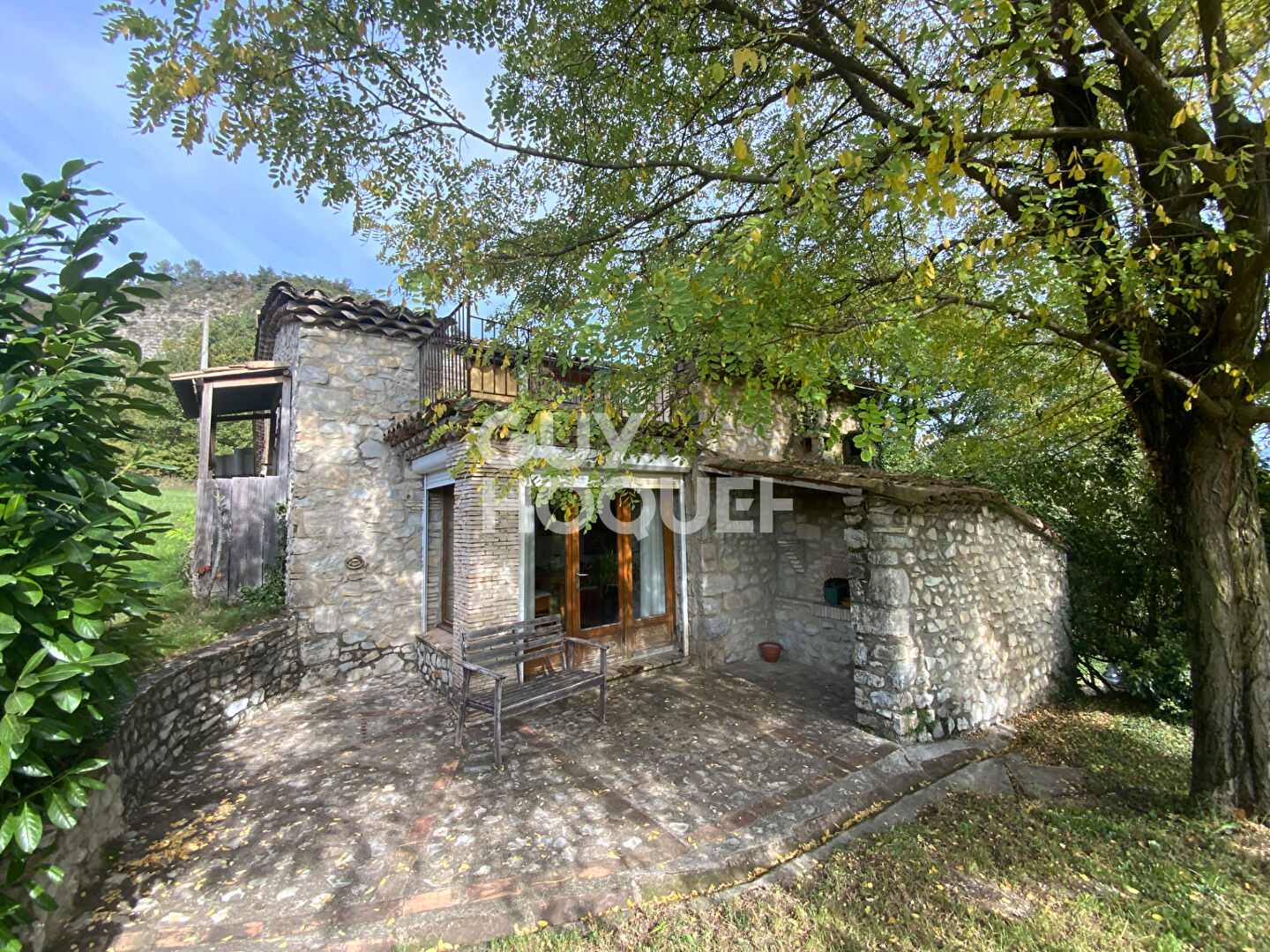 À Vendre : Propriété avec Terrain à MIRABEL ET BLACONS 26400