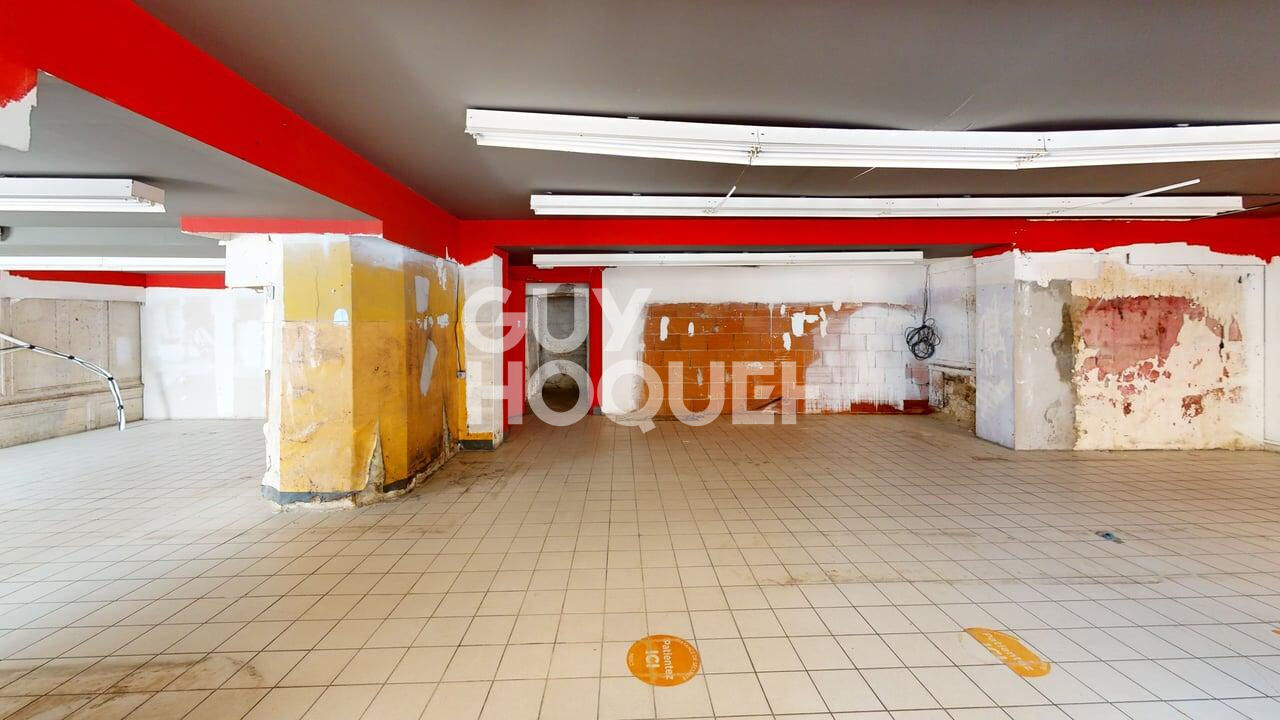 LOCAL COMMERCIAL À VENDRE - CREST (26400)