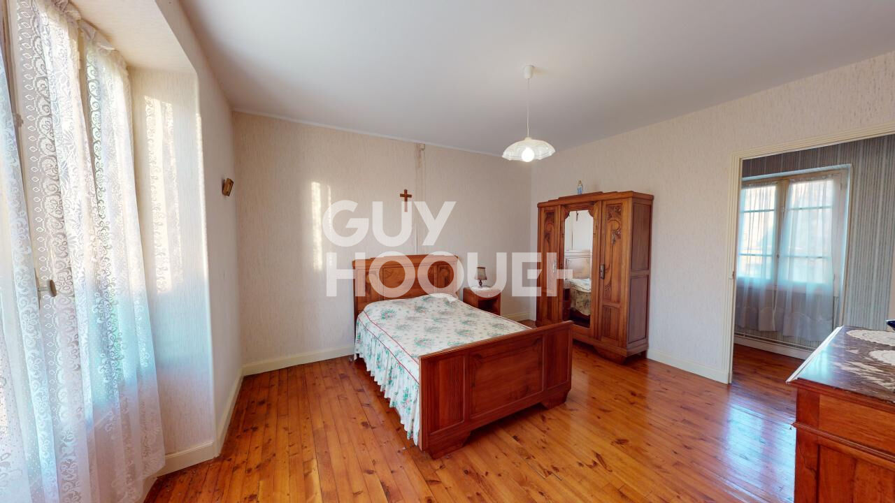 A VENDRE - Propriété avec dépendances à UPIE (26120)