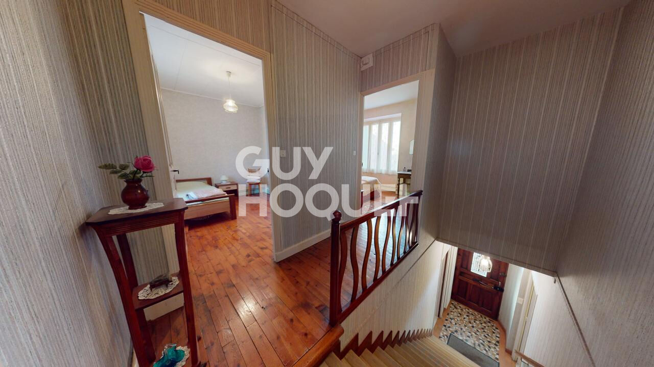 A VENDRE - Propriété avec dépendances à UPIE (26120)