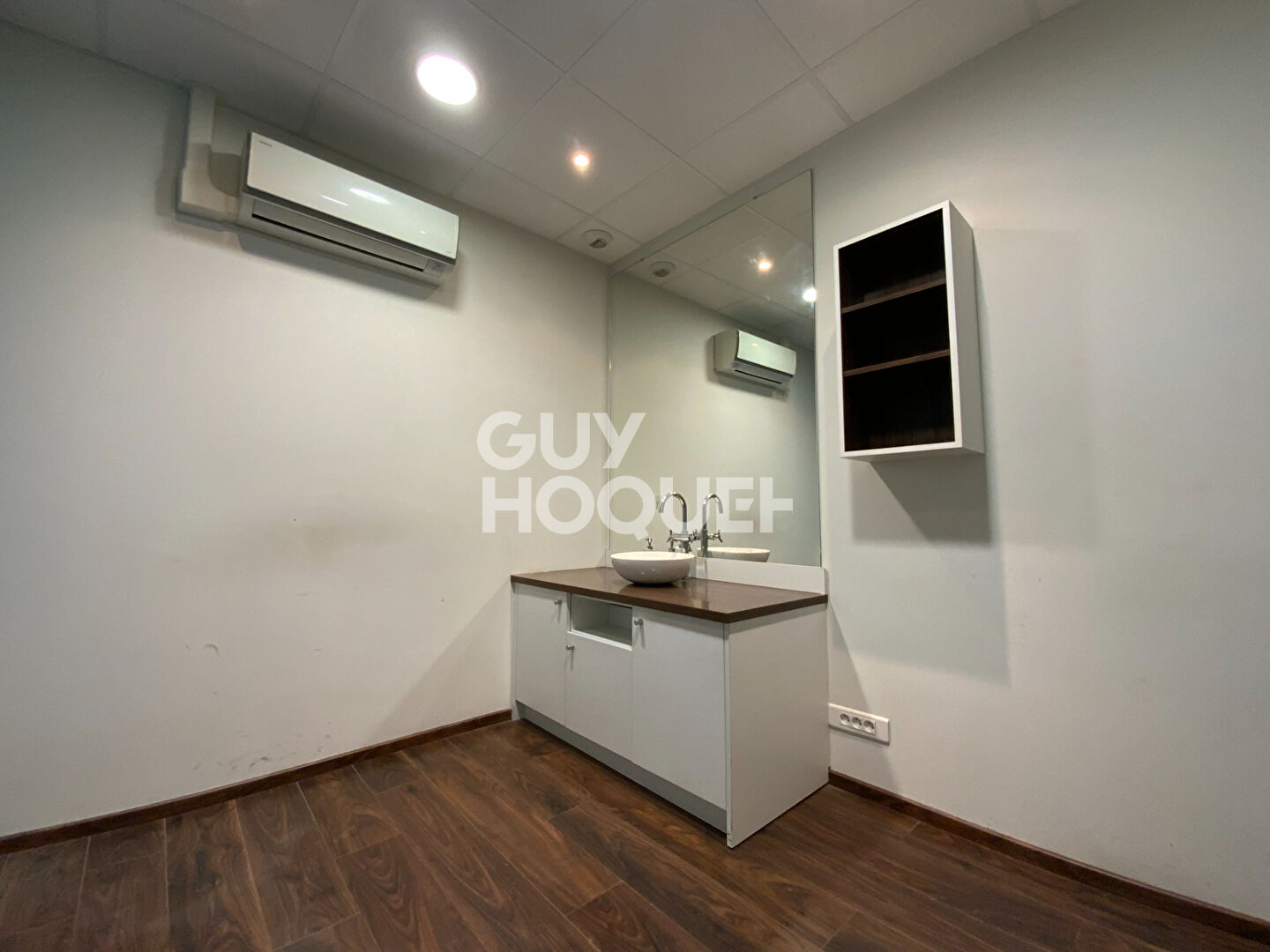 A VENDRE - Local commercial à CREST (26400)