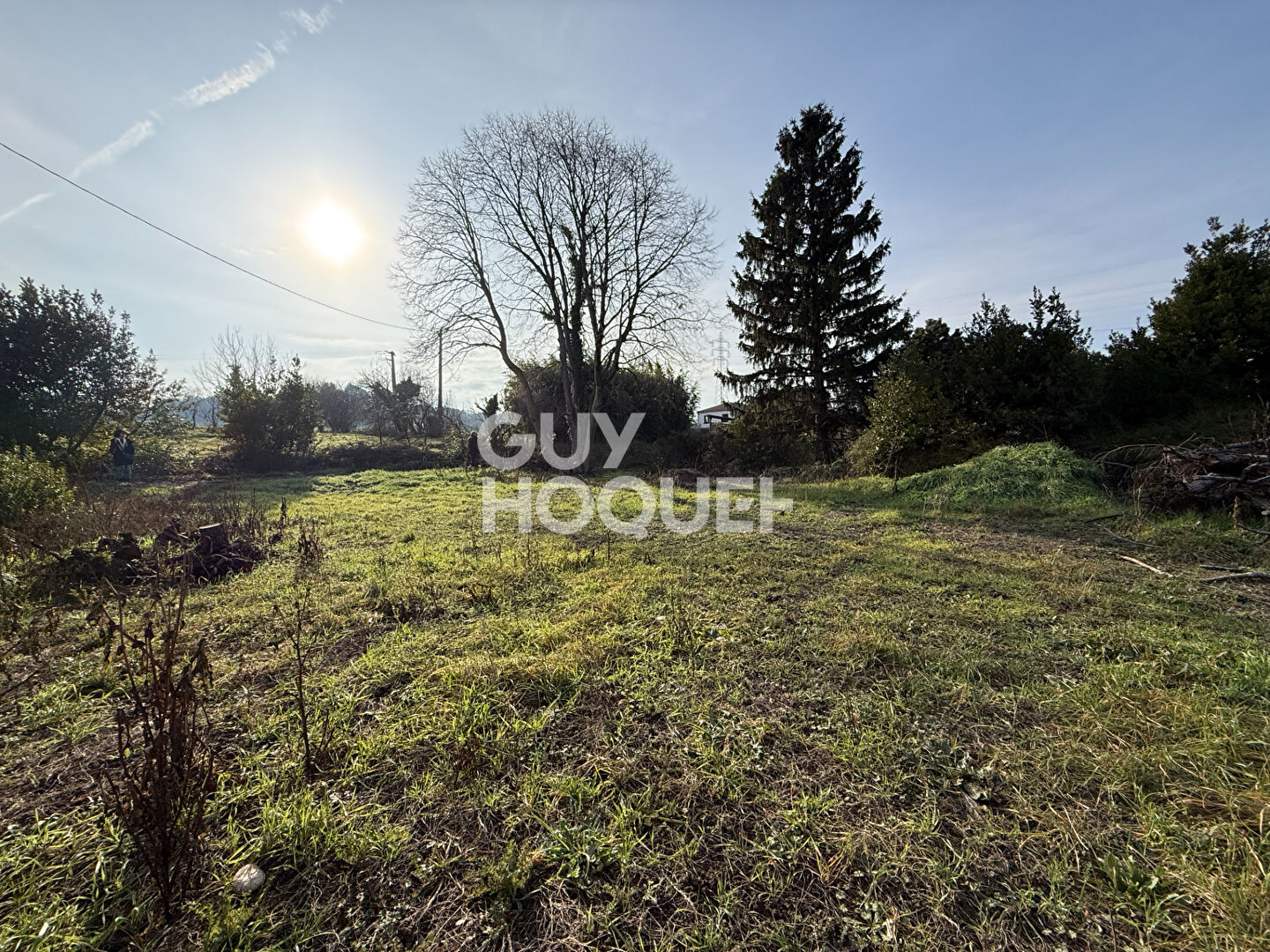 A VENDRE - Parcelle de terrain à bâtir sur CREST (26400)