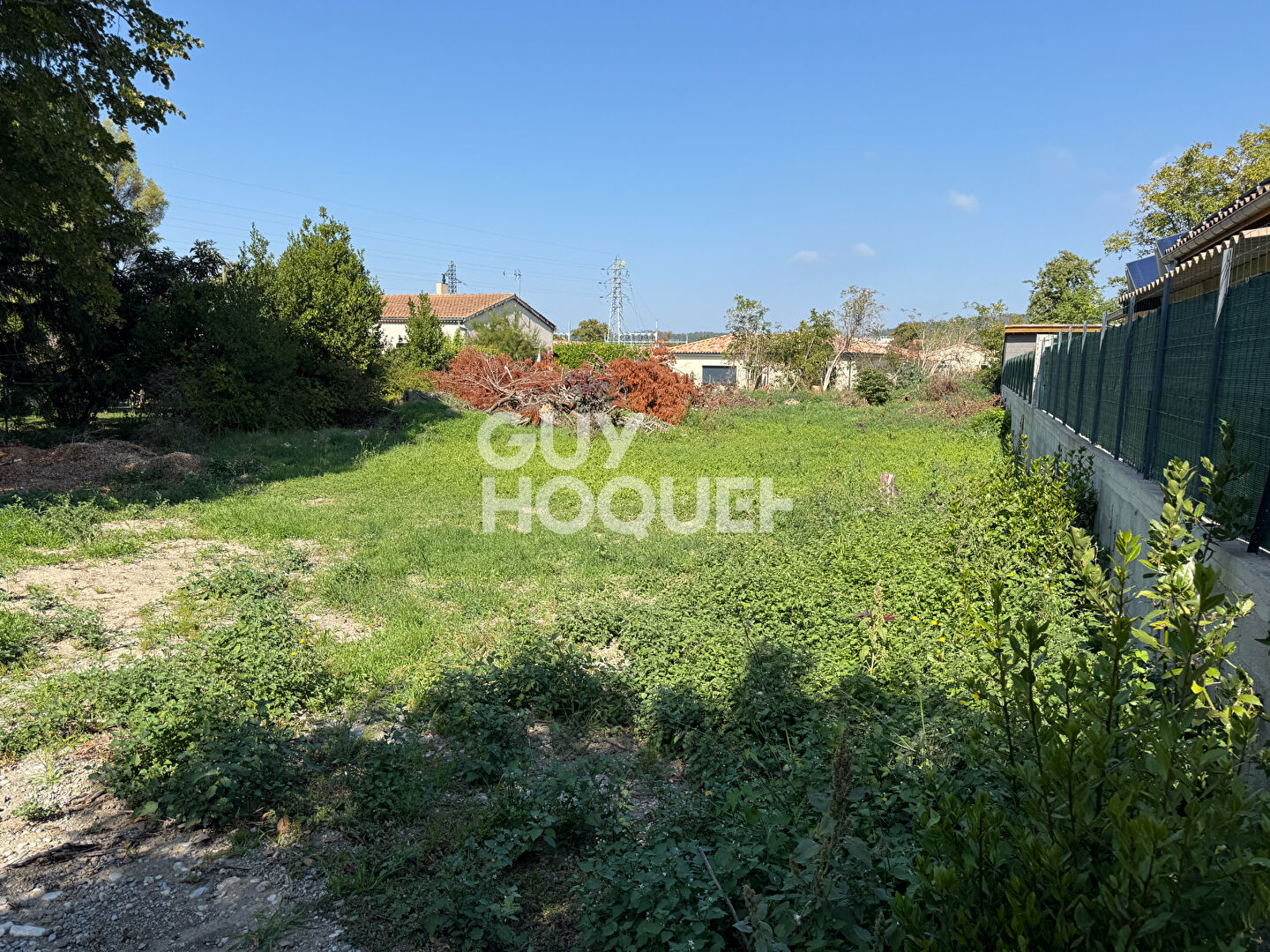 A VENDRE - Parcelle de terrain à bâtir sur CREST (26400)