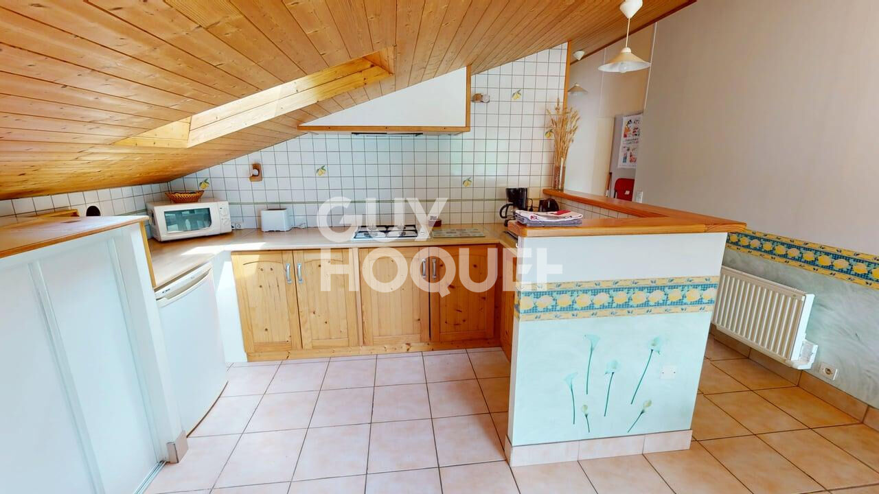 Propriété en pierre à Saillans + 2 gîtes sur plus de 2 hectares.