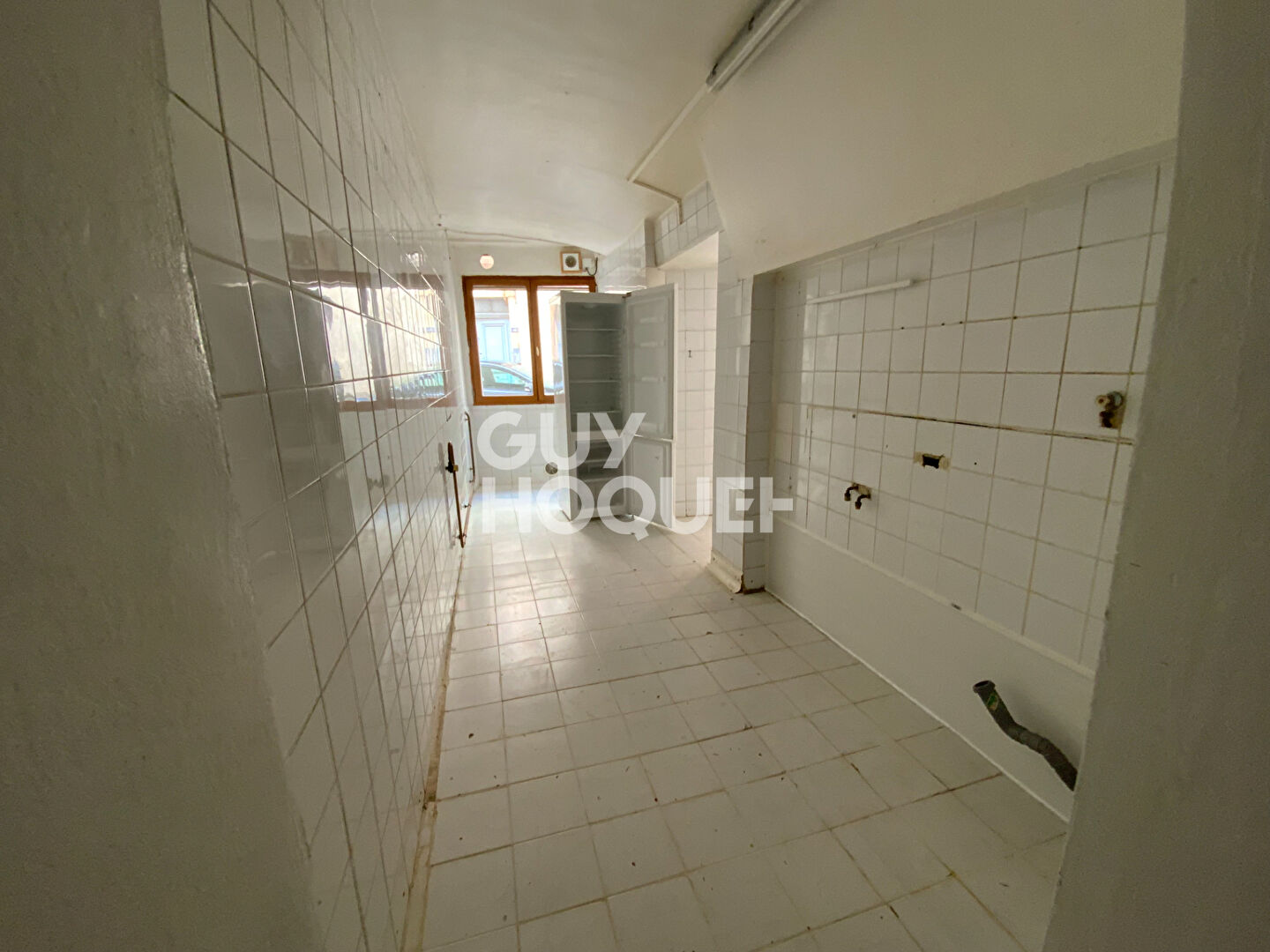 A LOUER - Local Commercial à AOUSTE SUR SYE (26400)