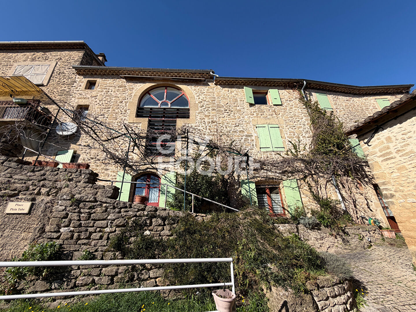 Propriété en pierres à GRANE (26) - 257 m²