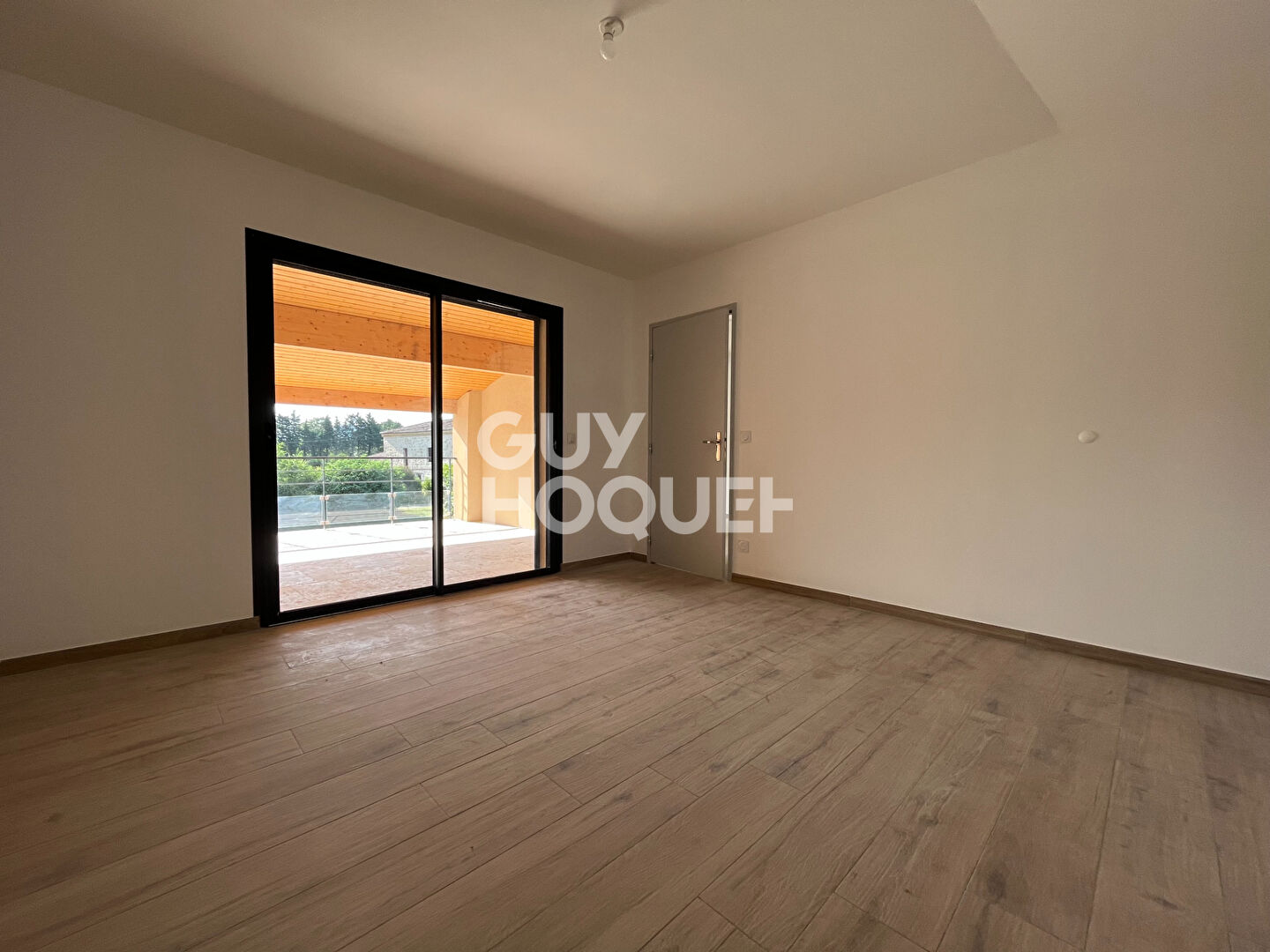 A LOUER - Maison de type 6 à louer à ALLEX (26400 )