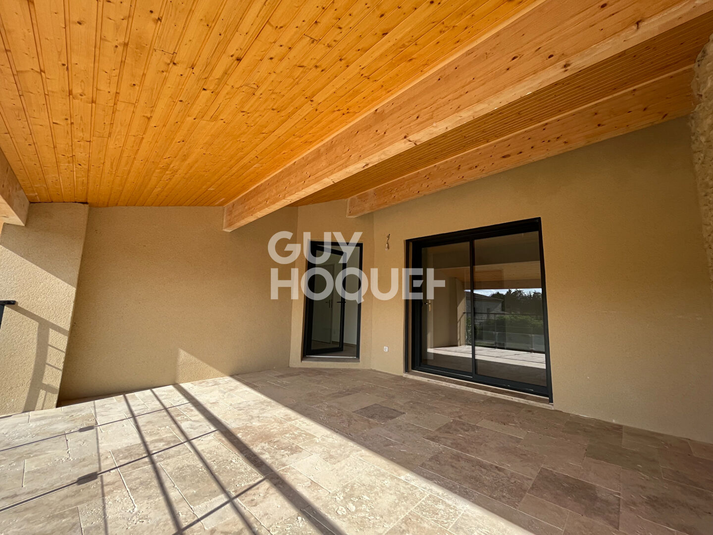 A LOUER - Maison de type 6 à louer à ALLEX (26400 )