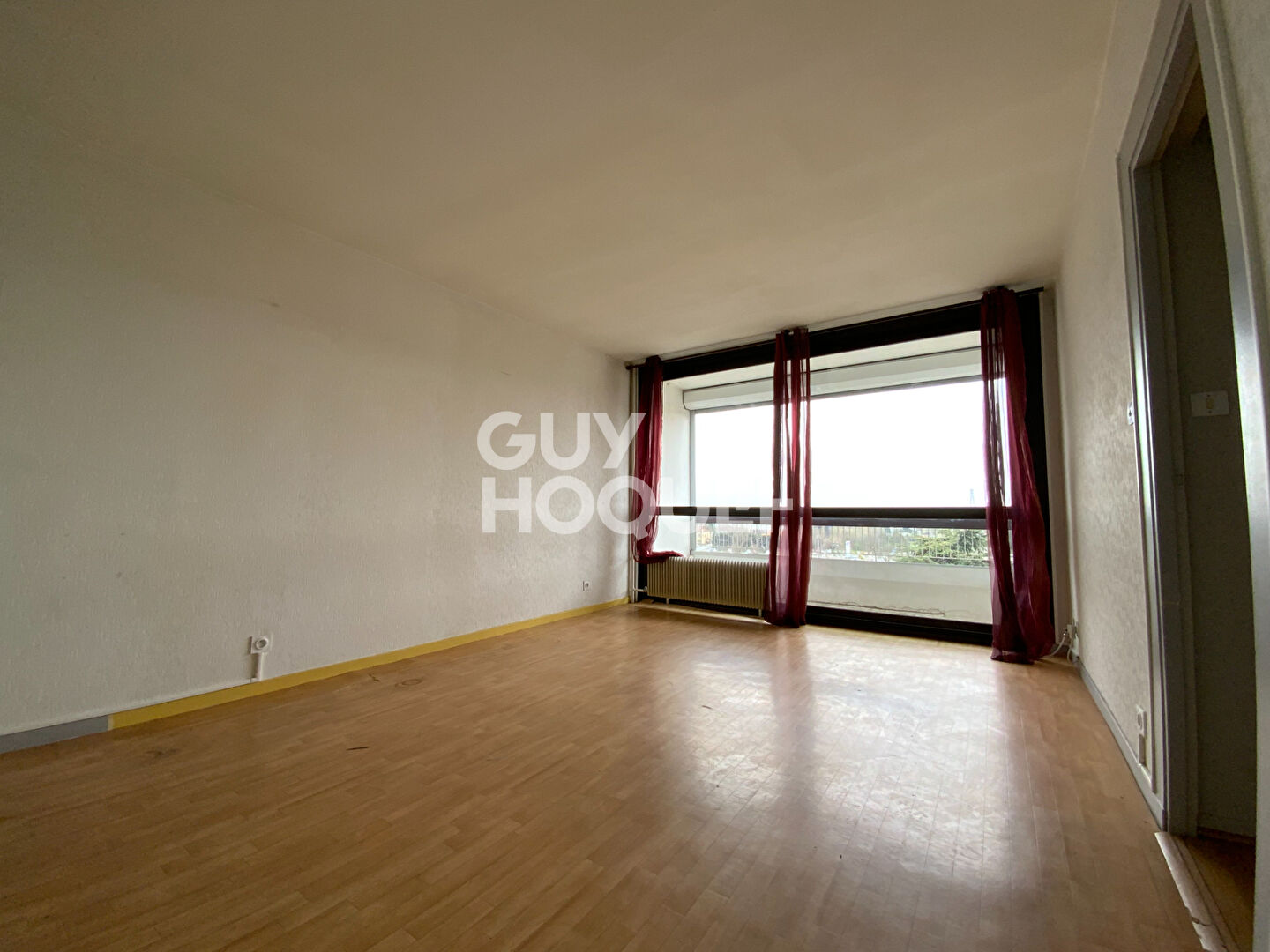 À LOUER - Appartement 3 pièces avec terrasse et balcon à VALENCE