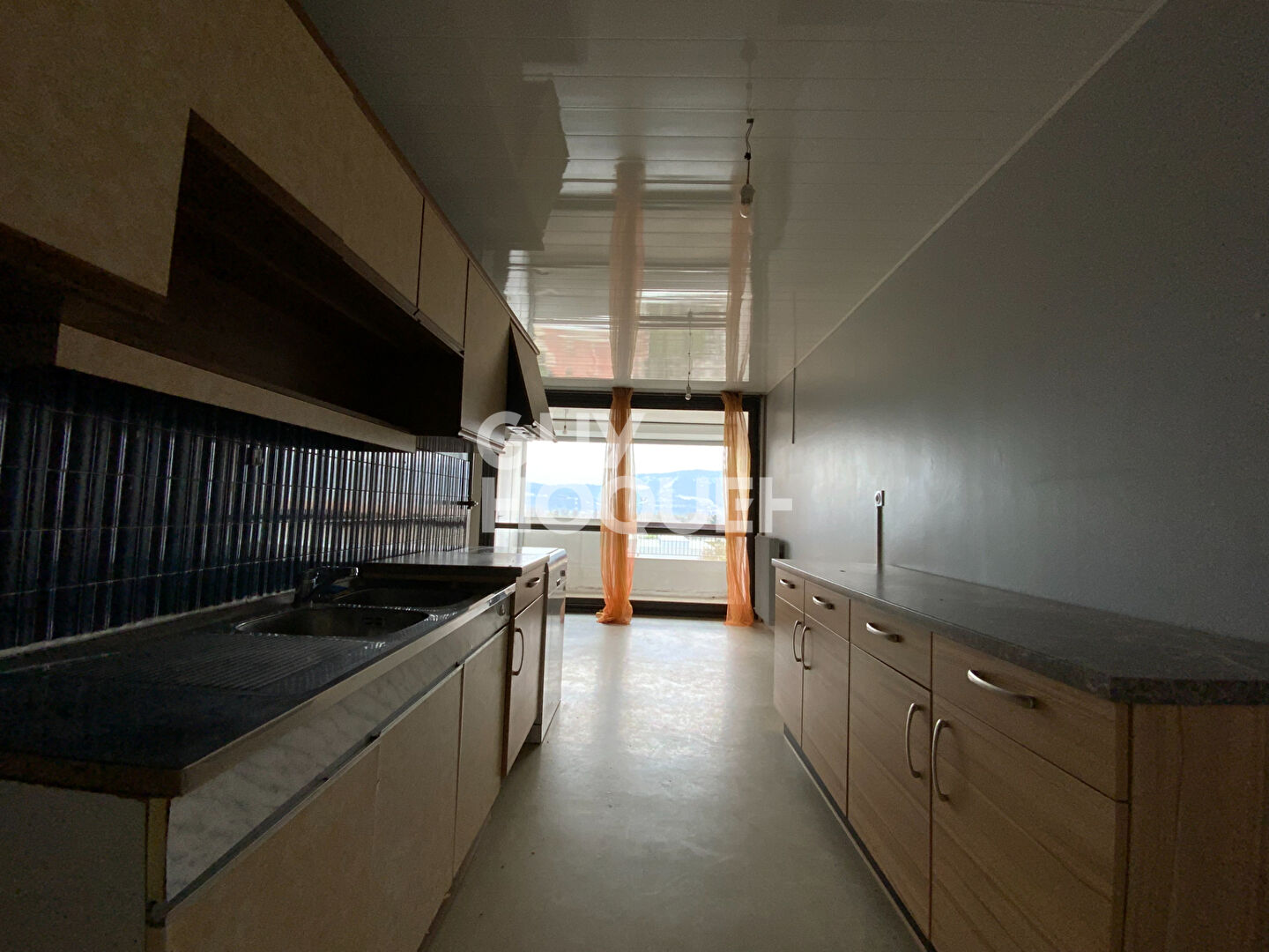 À LOUER - Appartement 3 pièces avec terrasse et balcon à VALENCE