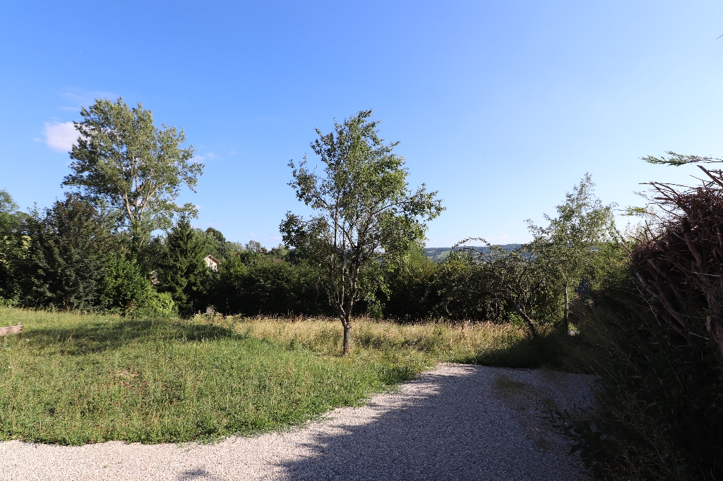 Terrain viabilisé au coeur de Copponex.
