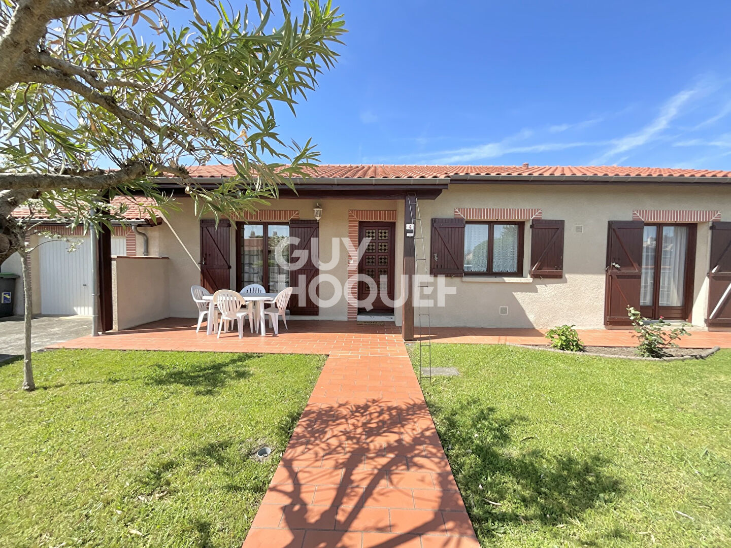Maison DE PLAIN-PIED de 97 m2 sur une parcelle d'environ 631 m2