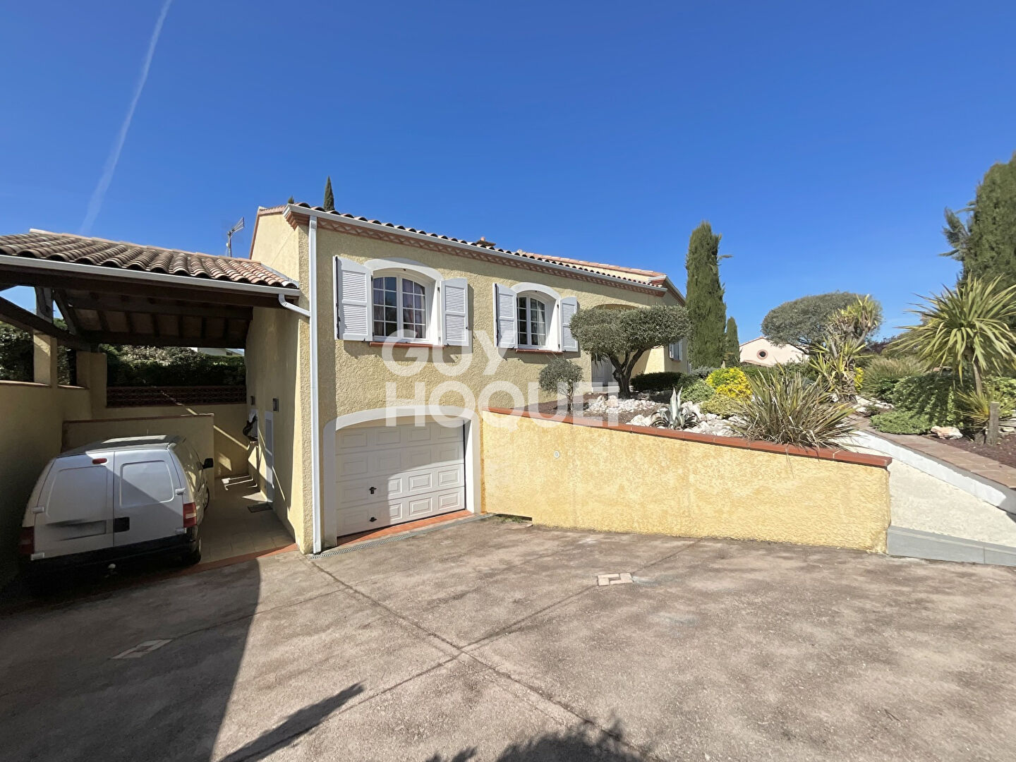 Villa T5 avec piscine sur une parcelle d'environ 1 200 m2